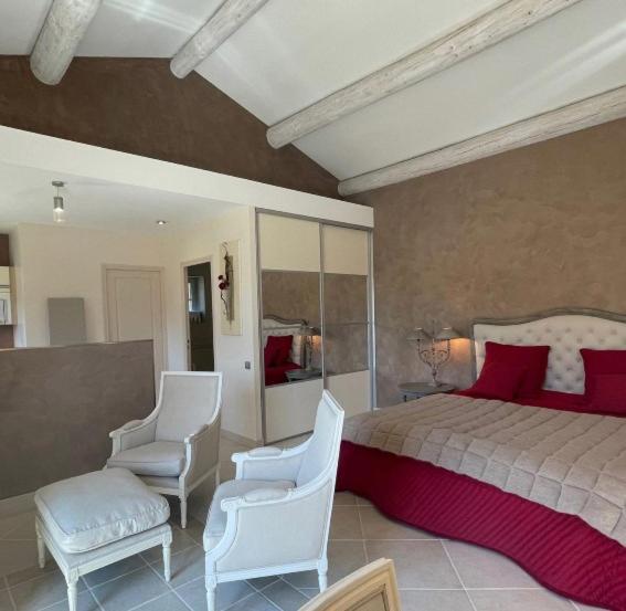 Chateau De Cachard Boffres Bilik gambar